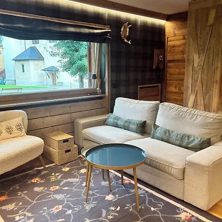 Modern Comfort In Cortina Apartmán *