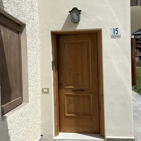 Modern Comfort In Cortina Apartmán